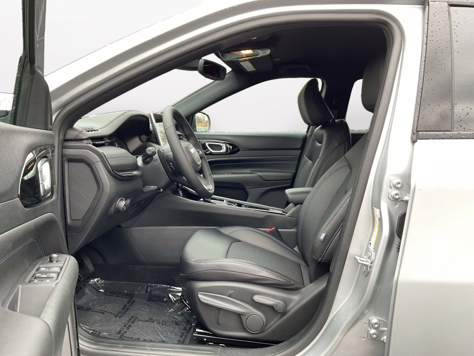 2026 Silver Zynith Metallic Clearcoat Jeep Compass Latitude 4X4 SUV