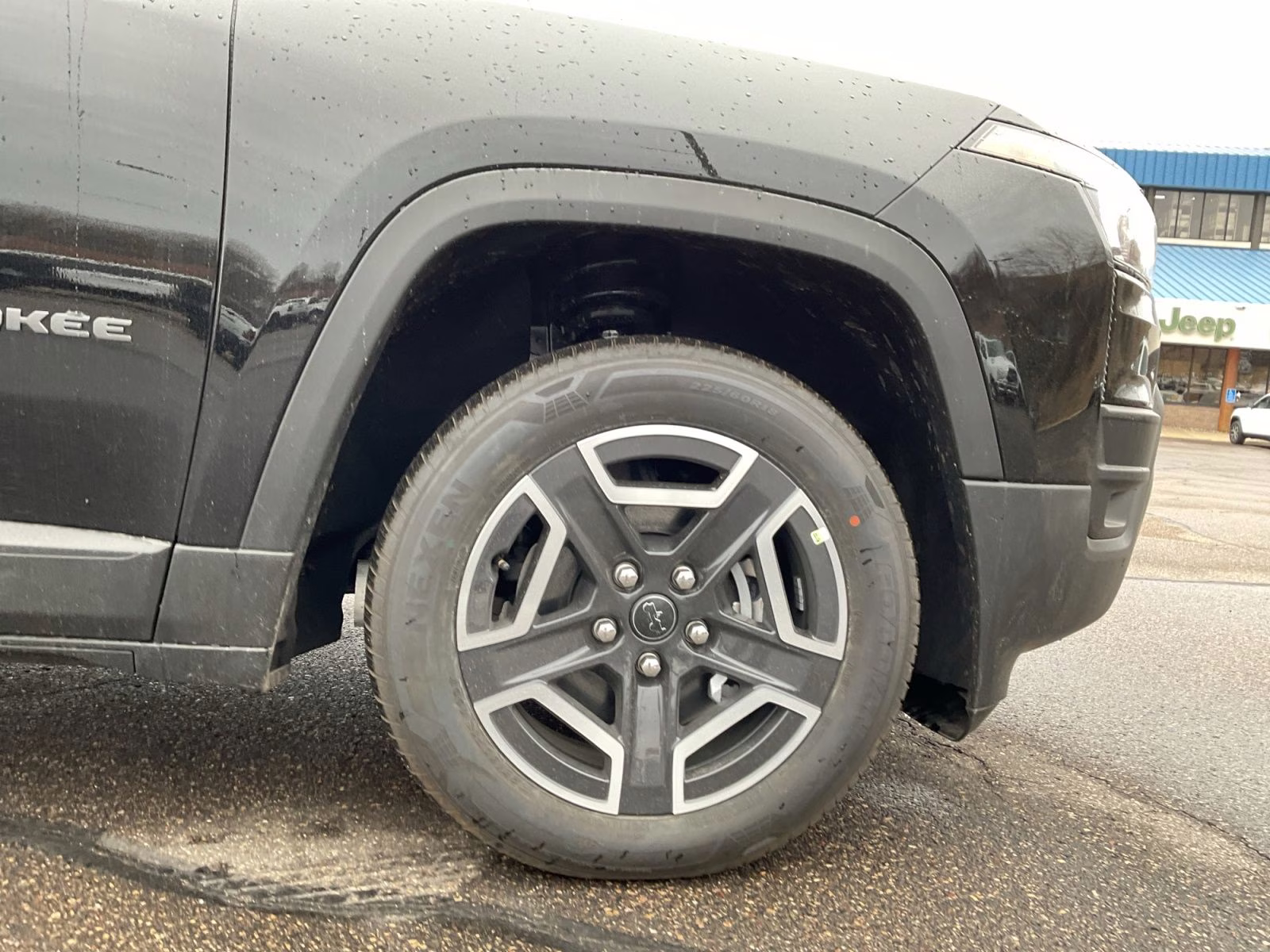 2026 Diamond Black Crystal Pearlcoat Jeep Cherokee Laredo 4X4 SUV