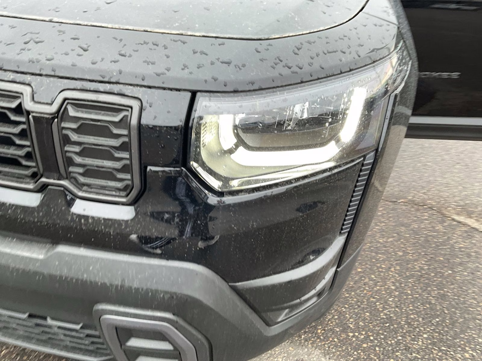 2026 Diamond Black Crystal Pearlcoat Jeep Cherokee Laredo 4X4 SUV