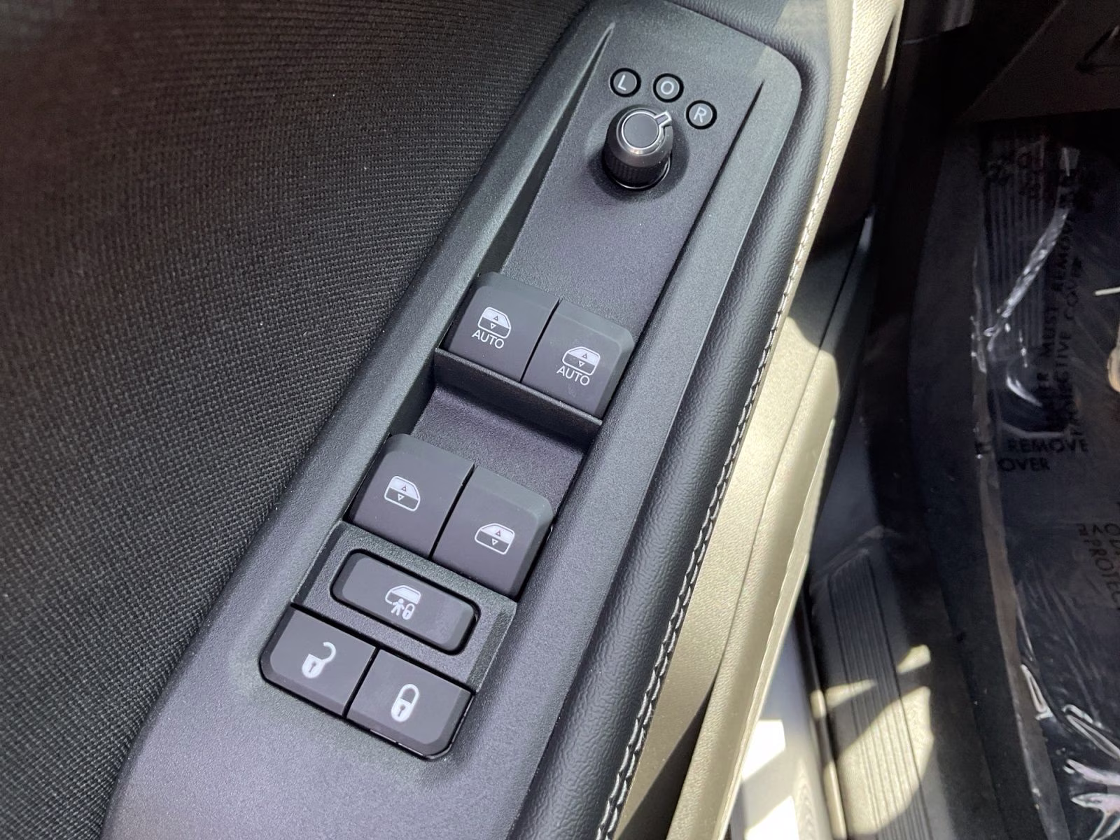 2026 Silver Zynith Clearcoat Jeep Cherokee Laredo 4X4 SUV