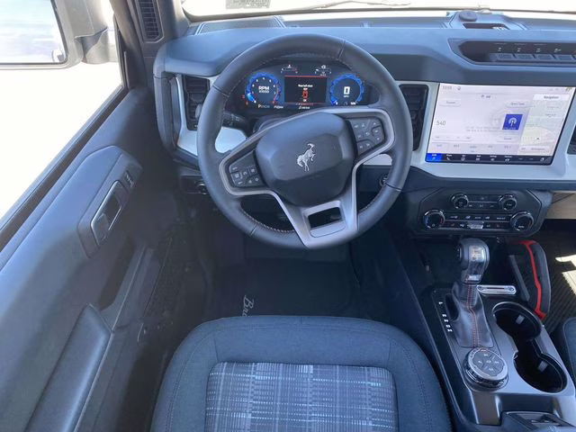 2026 Oxford White Ford Bronco Heritage Edition 4X4 SUV