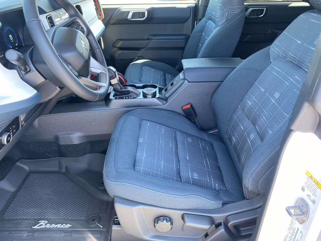 2026 Oxford White Ford Bronco Heritage Edition 4X4 SUV