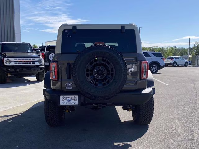 2026 Gray Ford Bronco Badlands 4X4 SUV