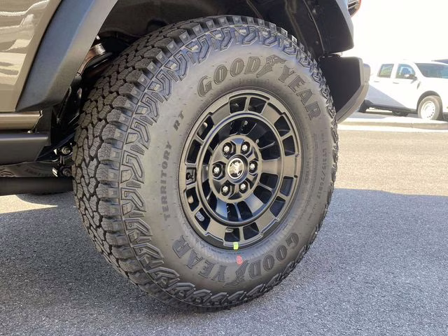 2026 Gray Ford Bronco Badlands 4X4 SUV