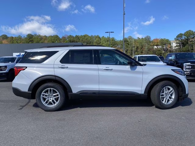 2026 Space White Metallic Ford Explorer Active RWD SUV