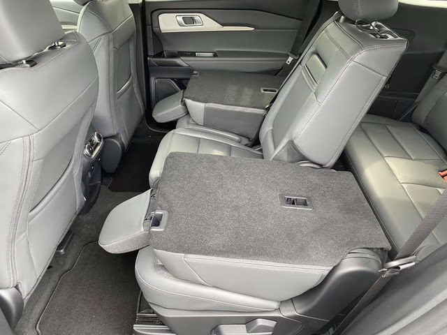 2026 Space White Metallic Ford Explorer Active RWD SUV