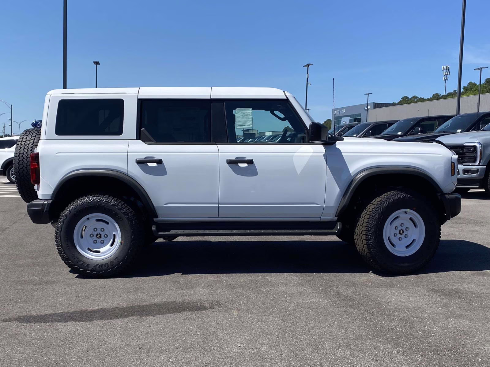 2026 Oxford White Ford Bronco Heritage Edition 4X4 SUV