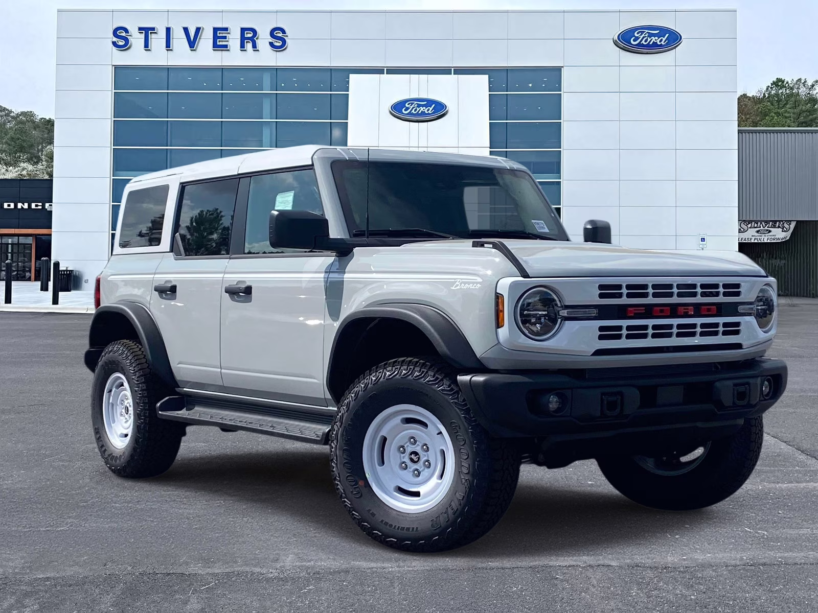 2026 Avalanche Gray Ford Bronco Heritage Edition 4X4 SUV