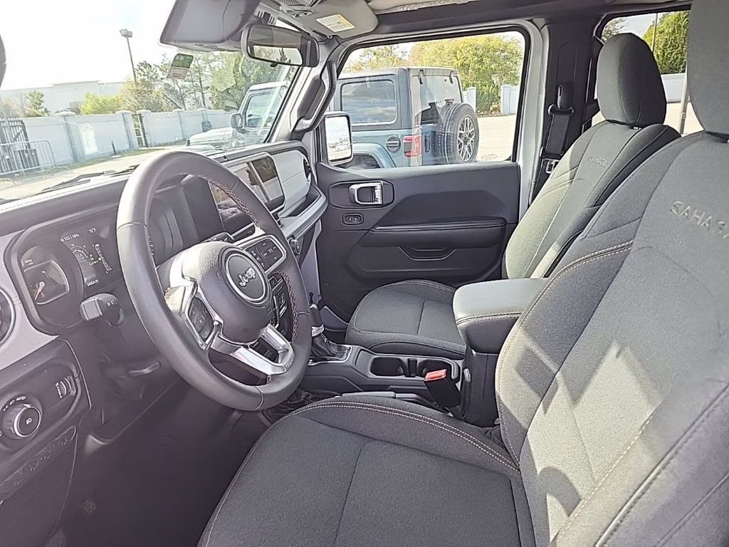 2024 Silver Zynith Clearcoat Jeep Wrangler Sahara 4X4 SUV