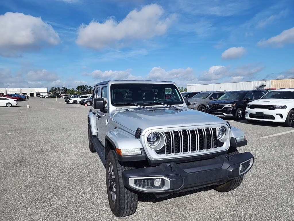 2024 Silver Zynith Clearcoat Jeep Wrangler Sahara 4X4 SUV