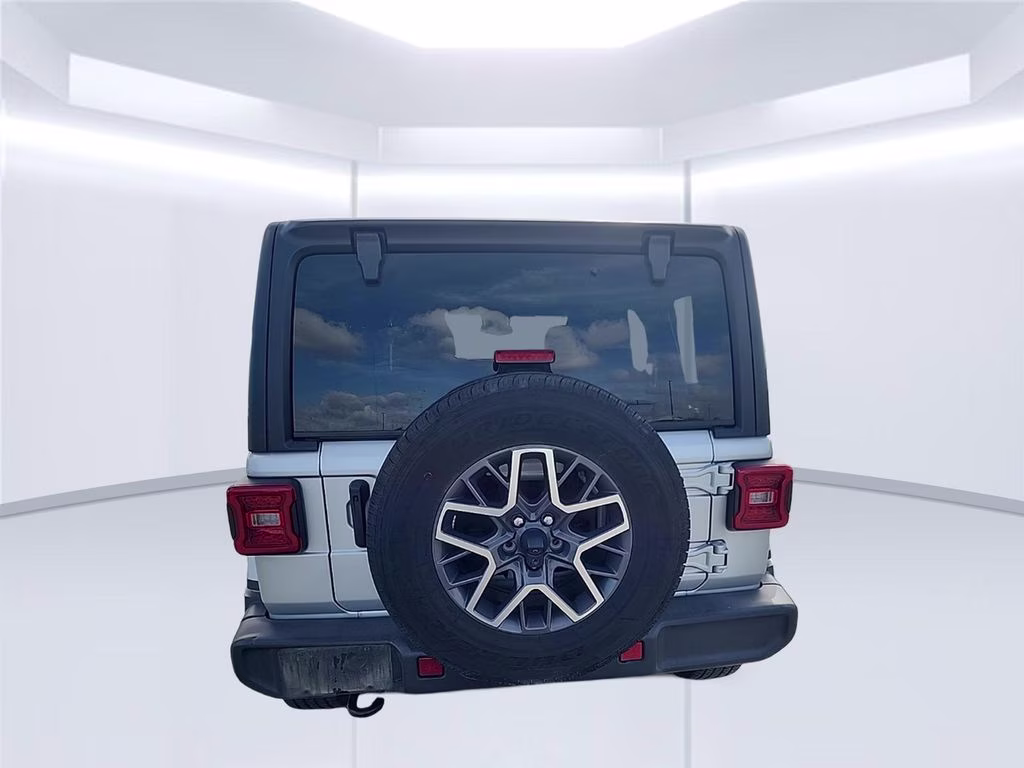 2024 Silver Zynith Clearcoat Jeep Wrangler Sahara 4X4 SUV