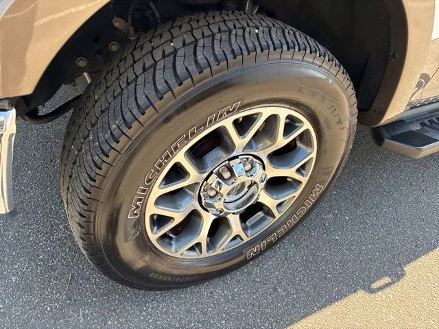 2020 White Ford Super Duty F-250 SRW Lariat 4X4 Truck