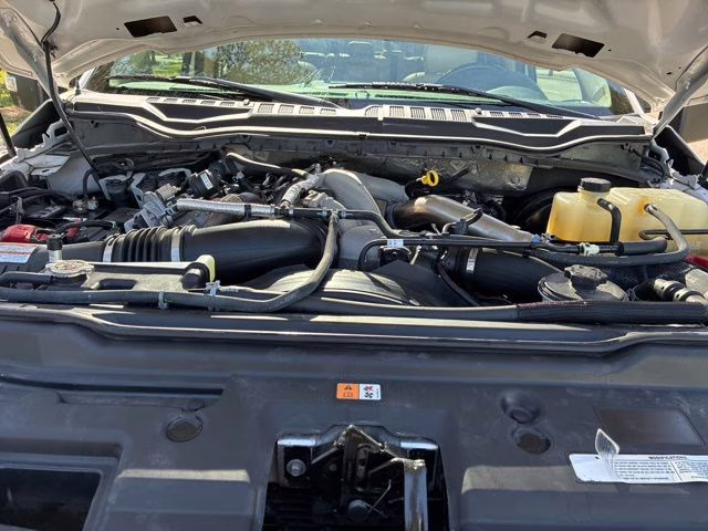 2020 White Ford Super Duty F-250 SRW Lariat 4X4 Truck