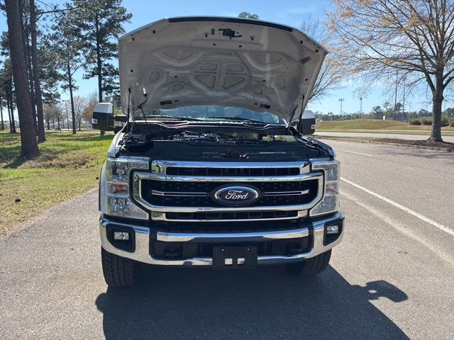 2020 White Ford Super Duty F-250 SRW Lariat 4X4 Truck