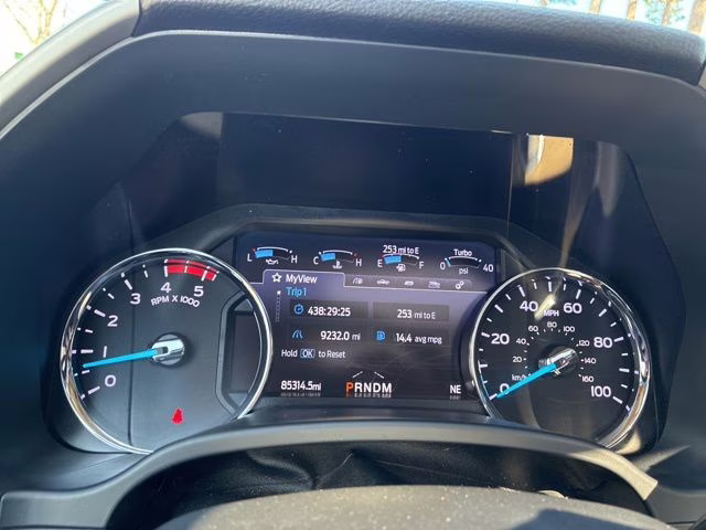 2020 White Ford Super Duty F-250 SRW Lariat 4X4 Truck