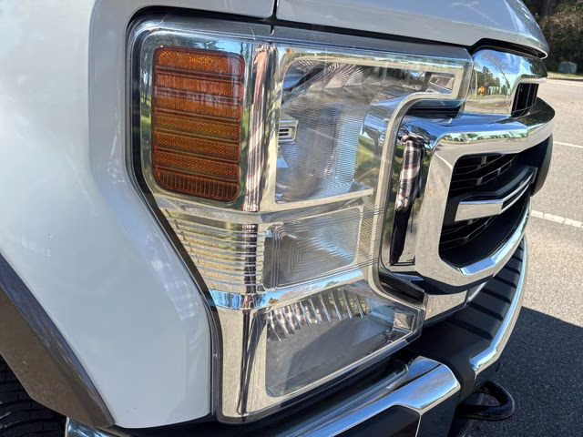 2020 White Ford Super Duty F-250 SRW Lariat 4X4 Truck