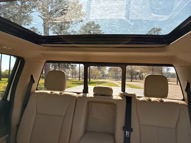 2020 White Ford Super Duty F-250 SRW Lariat 4X4 Truck