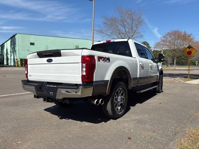 2020 White Ford Super Duty F-250 SRW Lariat 4X4 Truck