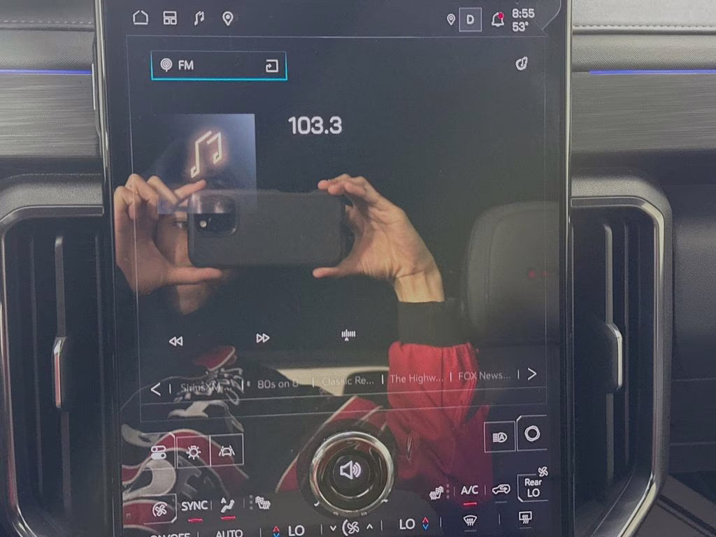 2025 White Frost Tricoat GMC Acadia AT4 AWD SUV