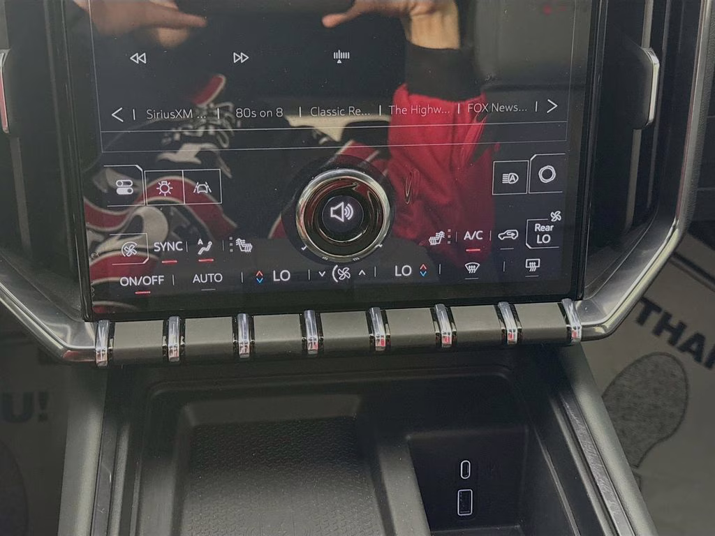 2025 White Frost Tricoat GMC Acadia AT4 AWD SUV