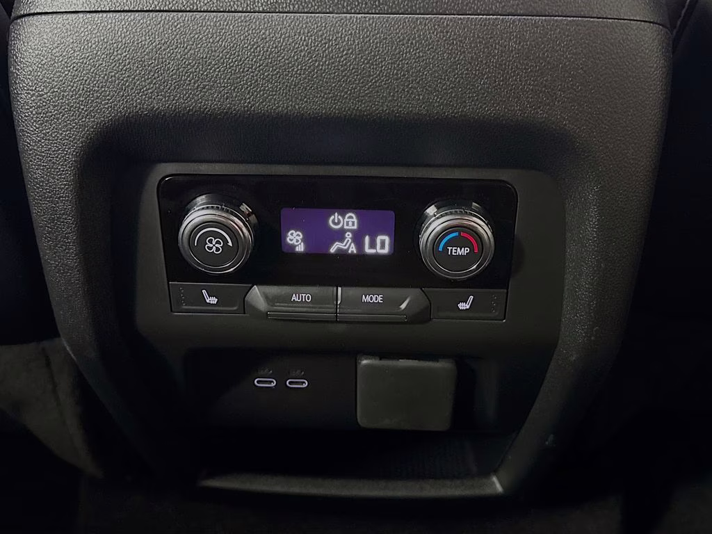 2025 White Frost Tricoat GMC Acadia AT4 AWD SUV