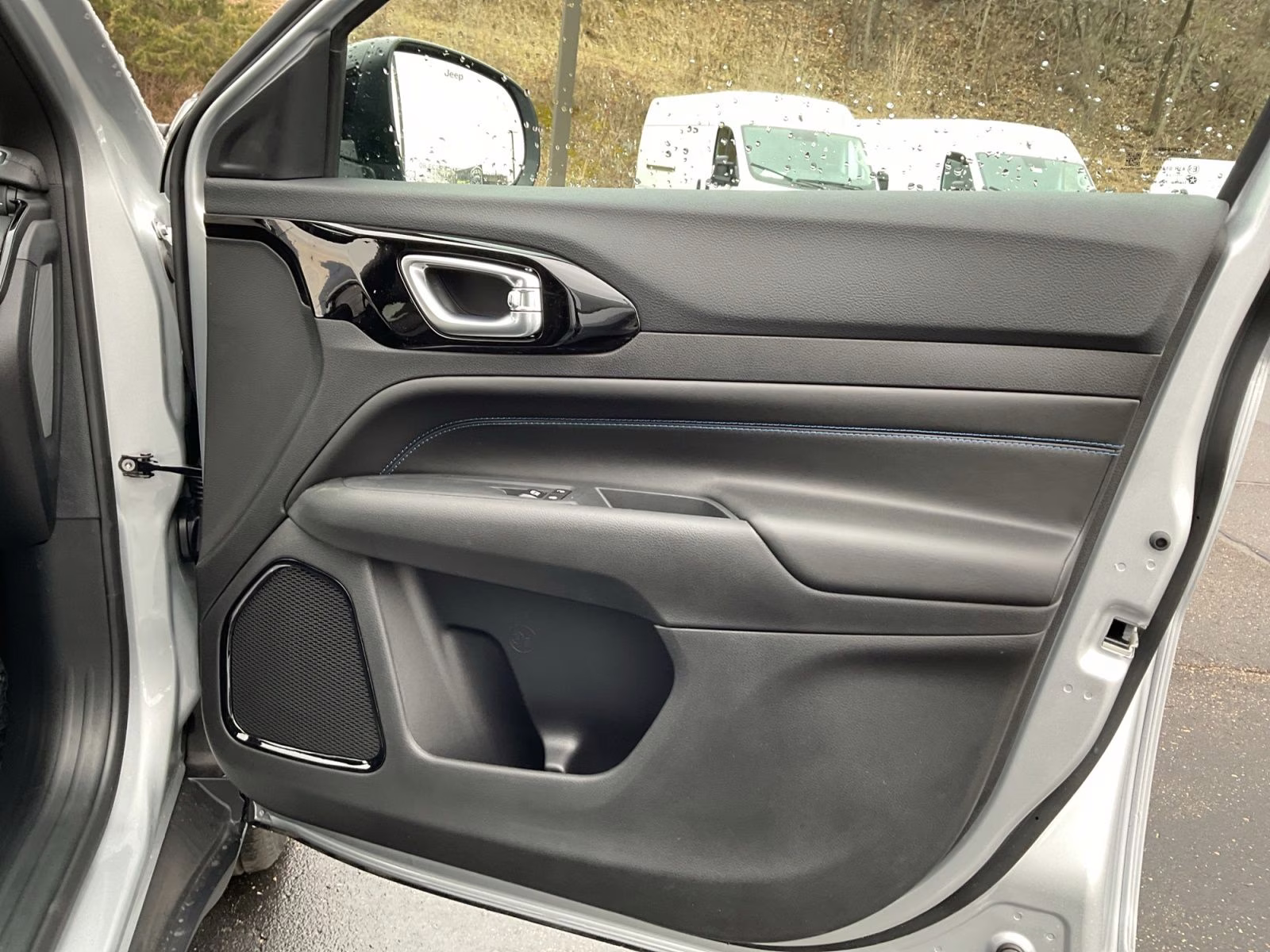 2026 Silver Zynith Metallic Clearcoat Jeep Compass Latitude 4X4 SUV