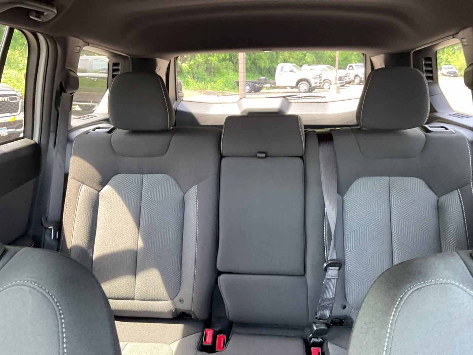 2026 Silver Zynith Clearcoat Jeep Cherokee Laredo 4X4 SUV