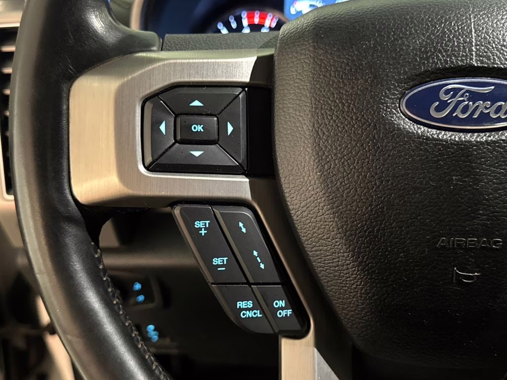 2020 Star White Metallic Tri-Coat Ford Super Duty F-450 DRW Platinum 4X4 Truck