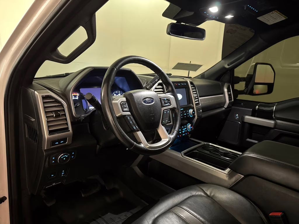 2020 Star White Metallic Tri-Coat Ford Super Duty F-450 DRW Platinum 4X4 Truck