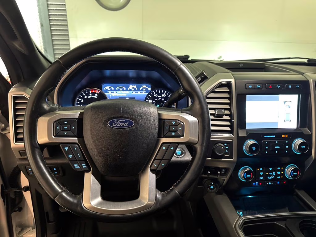 2020 Star White Metallic Tri-Coat Ford Super Duty F-450 DRW Platinum 4X4 Truck