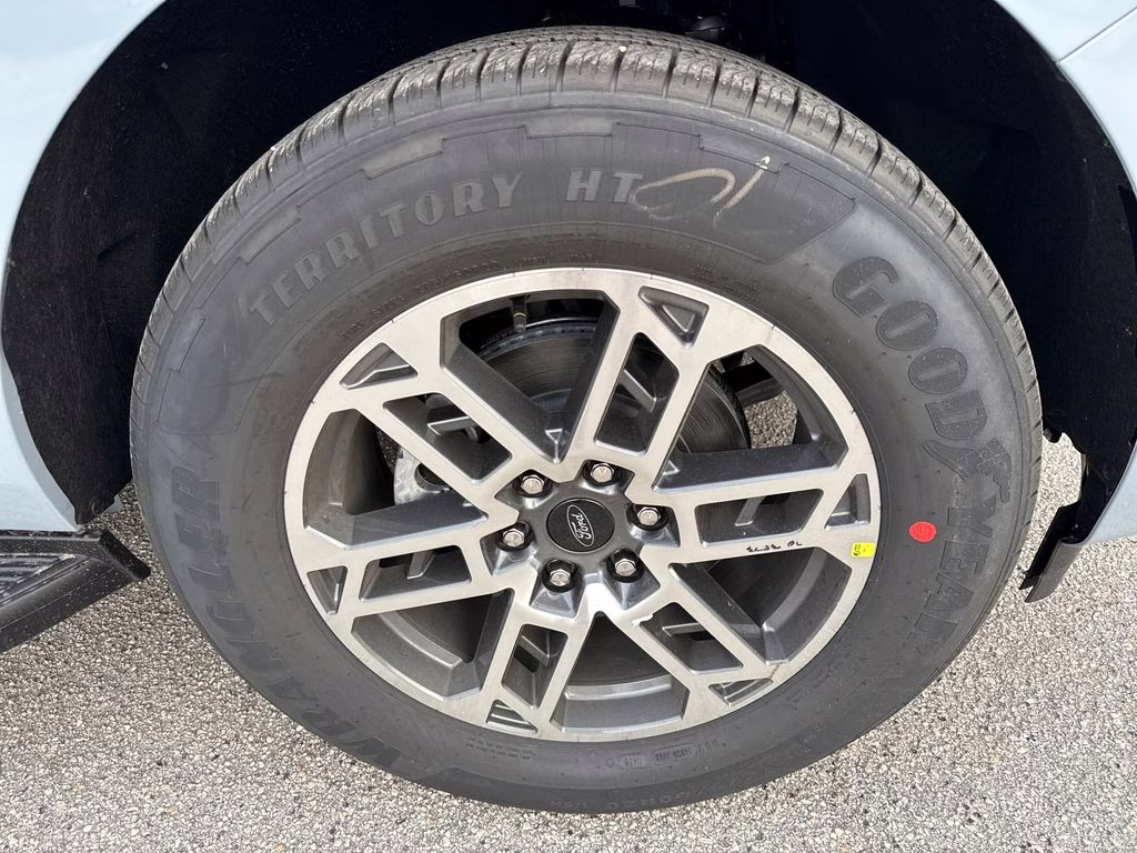 2026 Glacier Gray Metallic Tri-Coat Ford Expedition Max Active RWD SUV