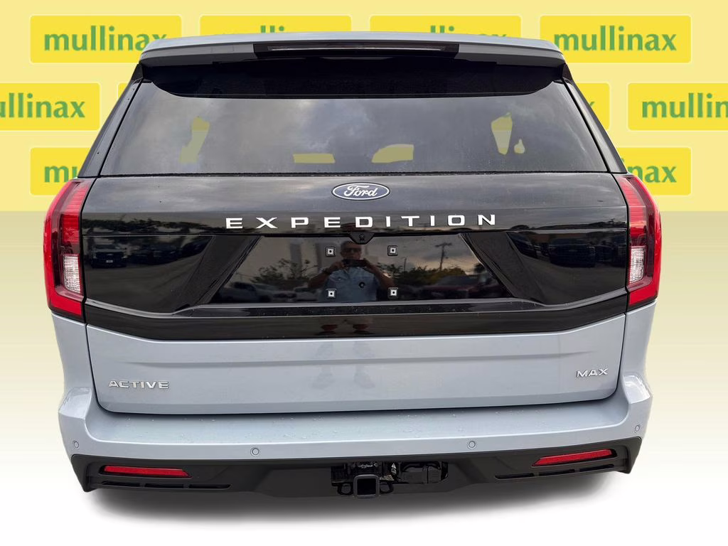 2026 Glacier Gray Metallic Tri-Coat Ford Expedition Max Active RWD SUV
