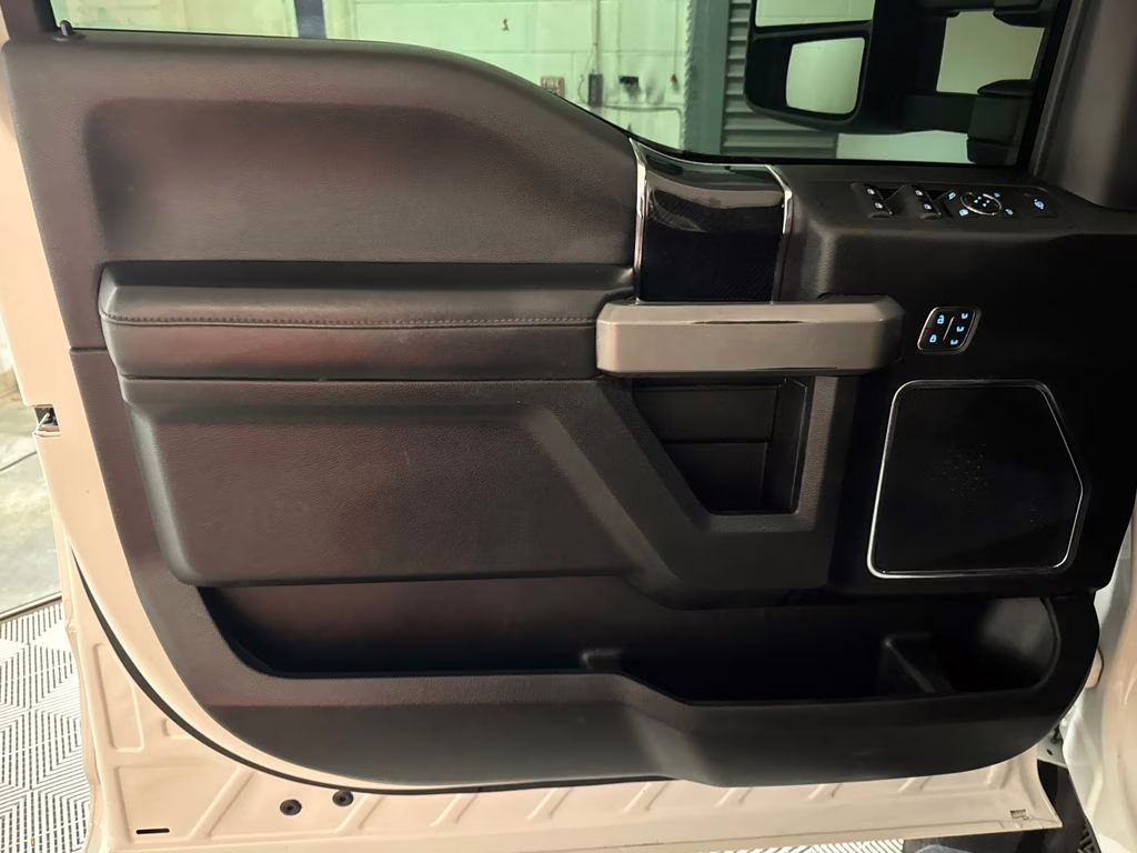 2020 Star White Metallic Tri-Coat Ford Super Duty F-450 DRW Platinum 4X4 Truck