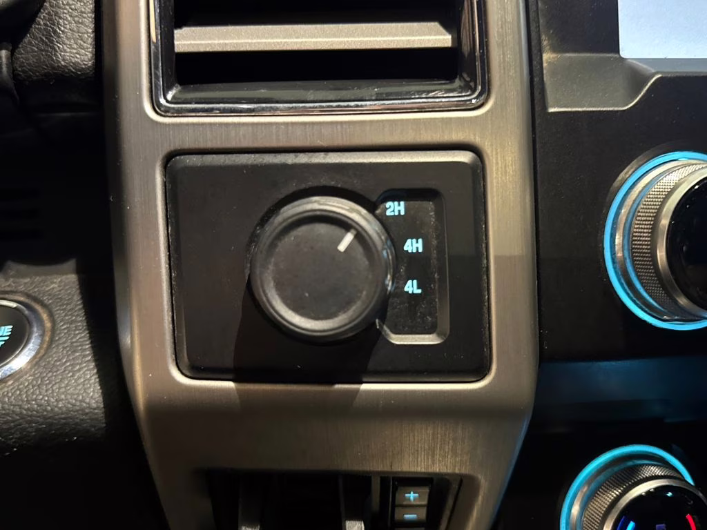 2020 Star White Metallic Tri-Coat Ford Super Duty F-450 DRW Platinum 4X4 Truck