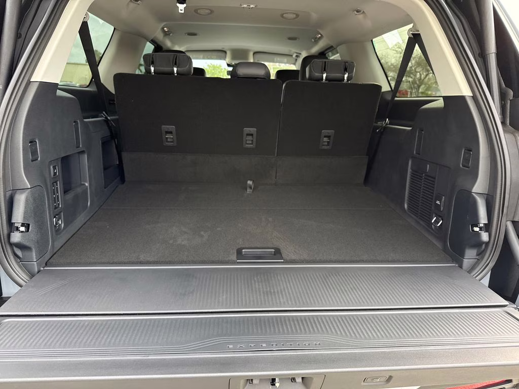 2026 Glacier Gray Metallic Tri-Coat Ford Expedition Max Active RWD SUV