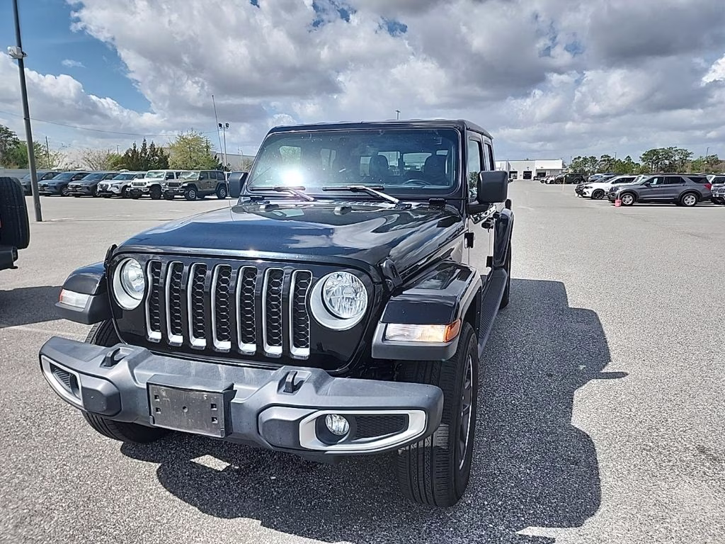 2022 Jeep Gladiator Overland's photo