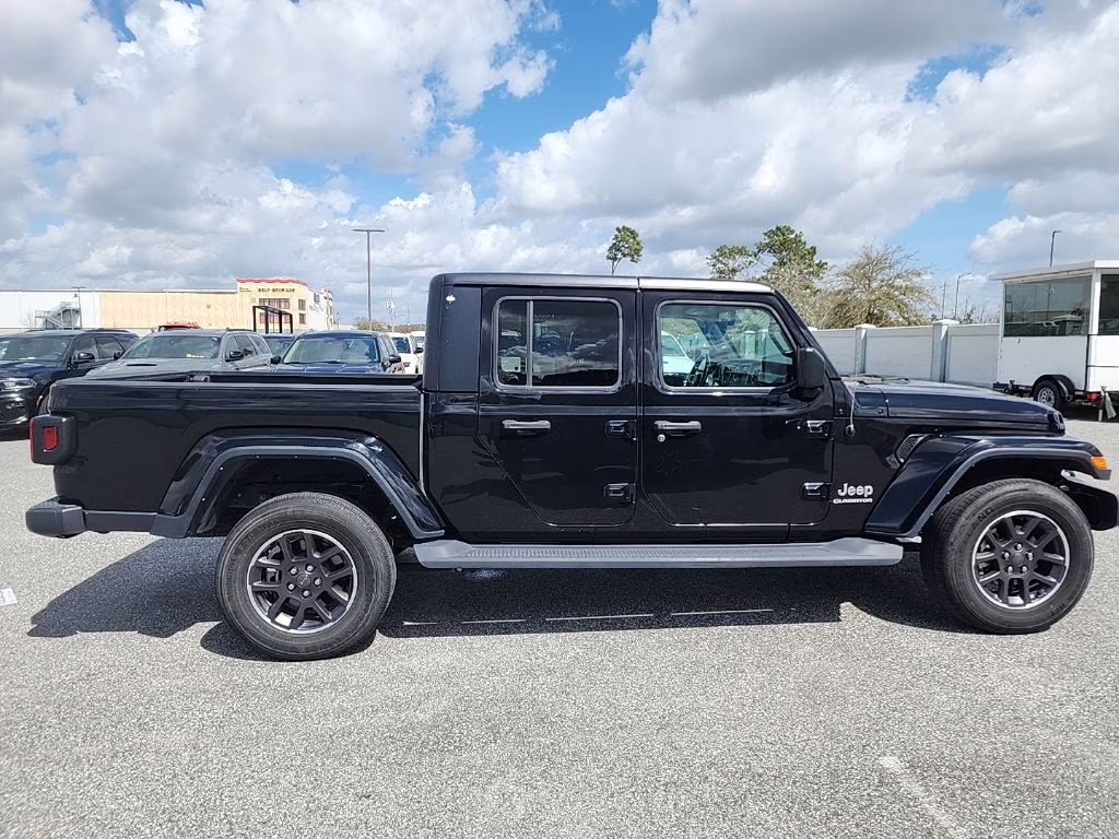 2022 Black Clearcoat Jeep Gladiator Overland 4X4 Truck