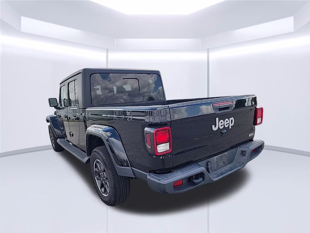 2022 Black Clearcoat Jeep Gladiator Overland 4X4 Truck