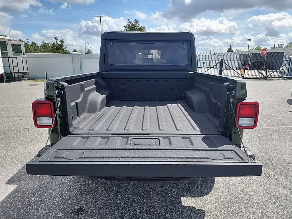 2022 Sarge Green Clearcoat Jeep Gladiator Rubicon 4X4 Truck