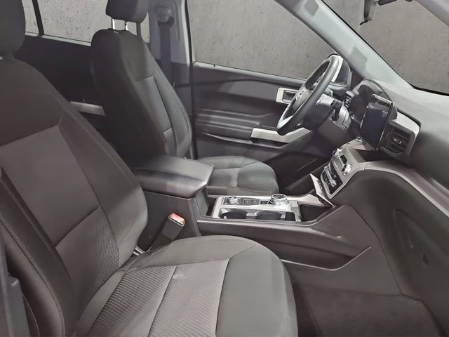 2024 Agate Black Metallic Ford Explorer XLT 4X4 SUV