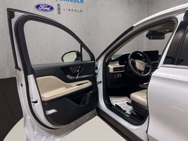 2025 Crystal White Lincoln Corsair Premiere AWD SUV