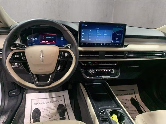 2025 Crystal White Lincoln Corsair Premiere AWD SUV