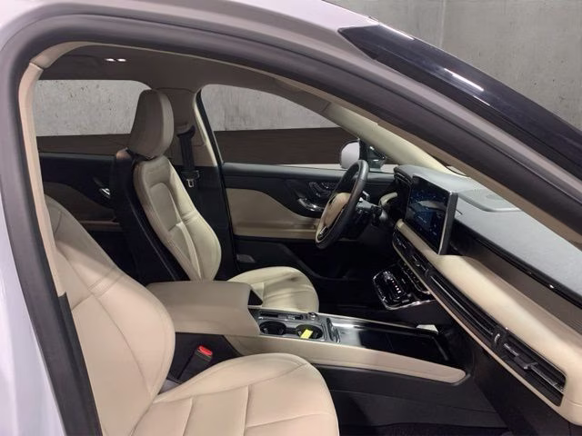 2025 Crystal White Lincoln Corsair Premiere AWD SUV
