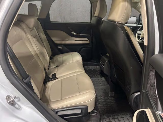 2025 Crystal White Metallic Clearcoat Lincoln Corsair Premiere AWD SUV