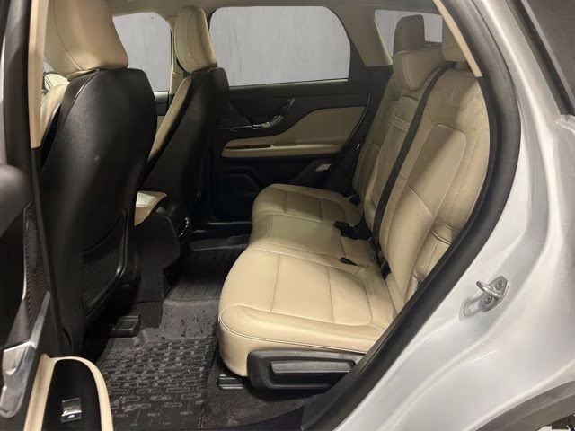 2025 Crystal White Metallic Clearcoat Lincoln Corsair Premiere AWD SUV