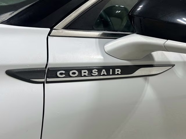 2025 Crystal White Metallic Clearcoat Lincoln Corsair Premiere AWD SUV