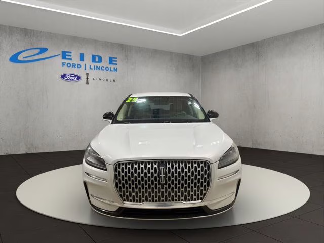 2025 Crystal White Metallic Clearcoat Lincoln Corsair Premiere AWD SUV