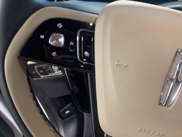 2025 Crystal White Lincoln Corsair Premiere AWD SUV