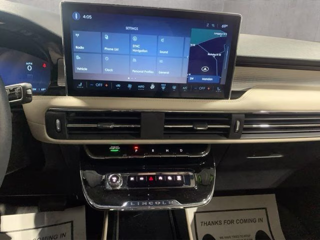2025 Crystal White Lincoln Corsair Premiere AWD SUV