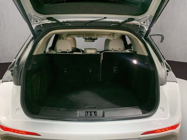 2025 Crystal White Lincoln Corsair Premiere AWD SUV